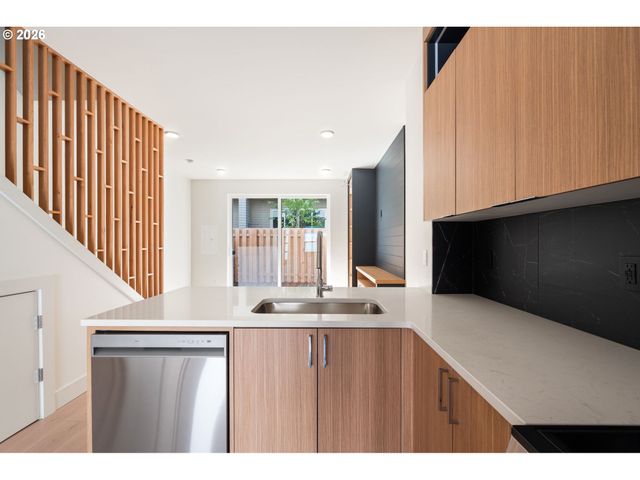 6008 Ne 30th Ave, Portland, OR 97211