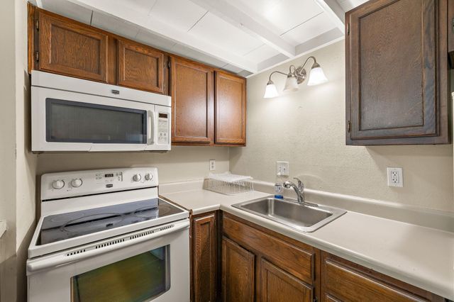 1000 W 26th ST 213, Austin, TX 78705
