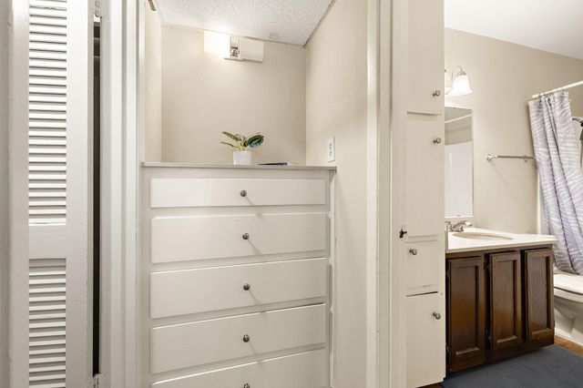 1000 W 26th ST 213, Austin, TX 78705