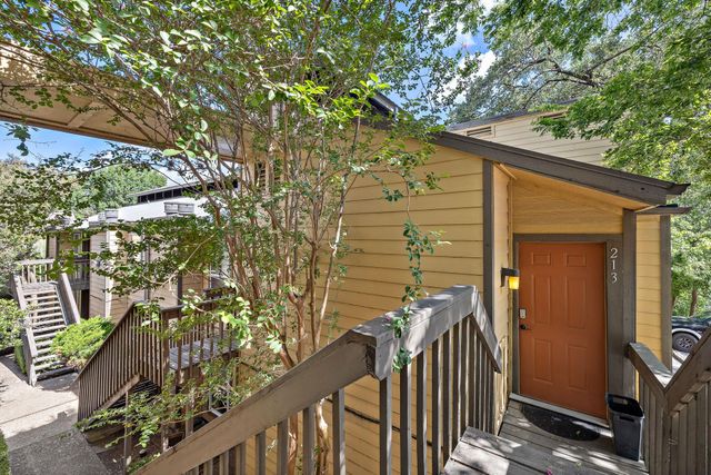 1000 W 26th ST 213, Austin, TX 78705