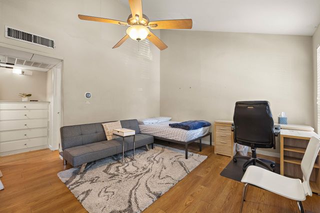 1000 W 26th ST 213, Austin, TX 78705