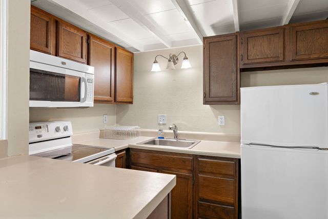 1000 W 26th ST 213, Austin, TX 78705