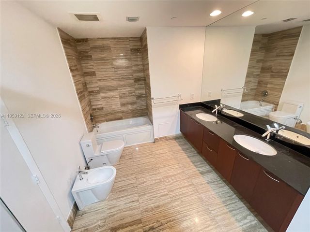 15901 Collins Avenue 3005, Sunny Isles Beach, FL 33160