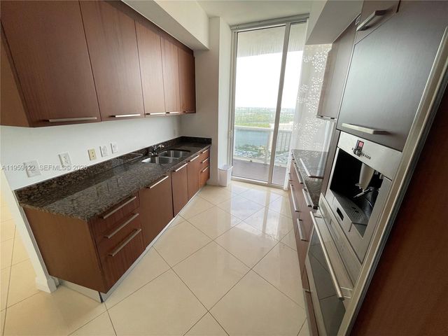 15901 Collins Avenue 3005, Sunny Isles Beach, FL 33160