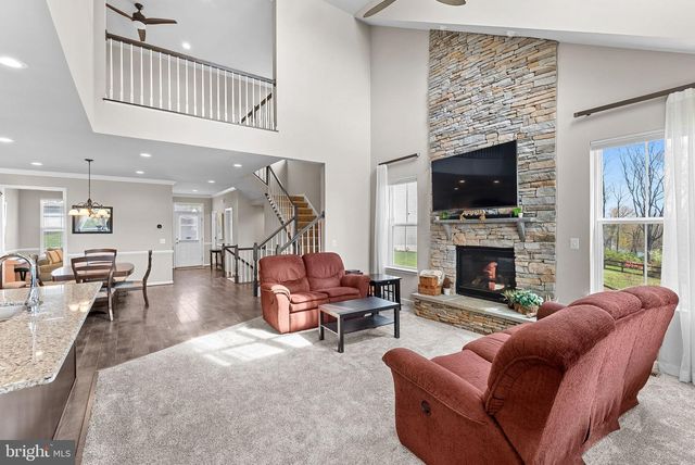 35829 PENINSULA CT, Round Hill, VA 20141