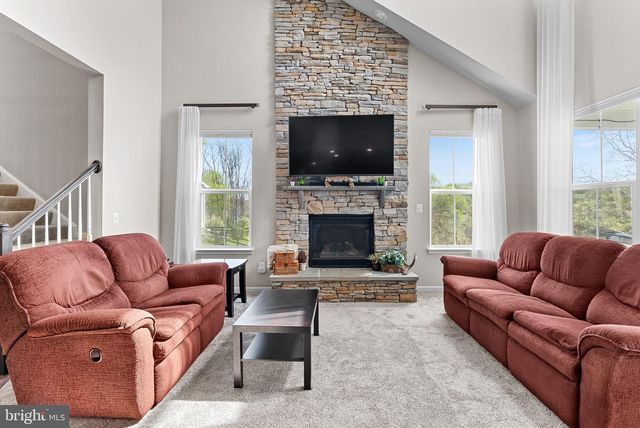 35829 PENINSULA CT, Round Hill, VA 20141