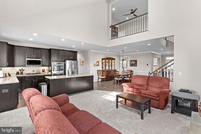 35829 PENINSULA CT, Round Hill, VA 20141