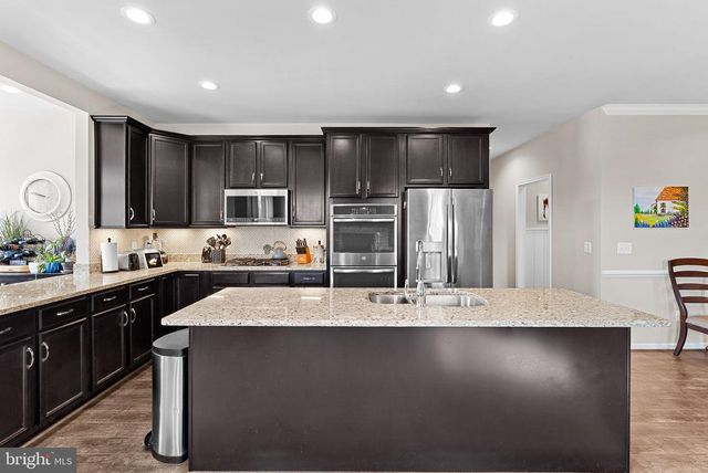35829 PENINSULA CT, Round Hill, VA 20141