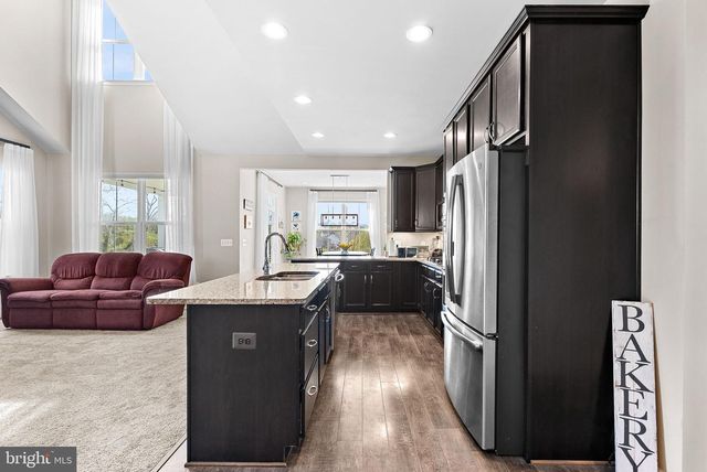 35829 PENINSULA CT, Round Hill, VA 20141