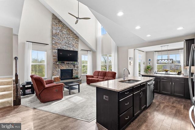 35829 PENINSULA CT, Round Hill, VA 20141