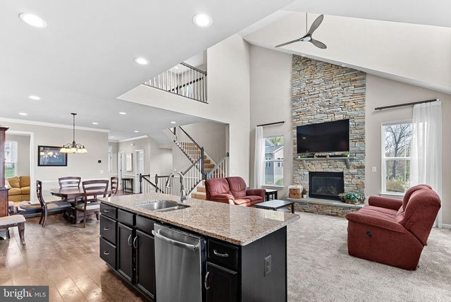 35829 PENINSULA CT, Round Hill, VA 20141