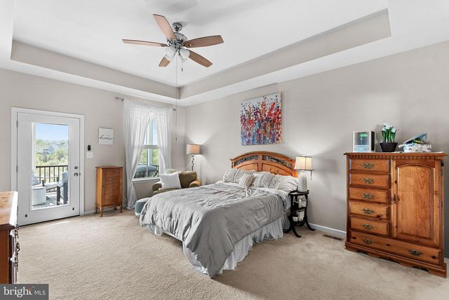 35829 PENINSULA CT, Round Hill, VA 20141