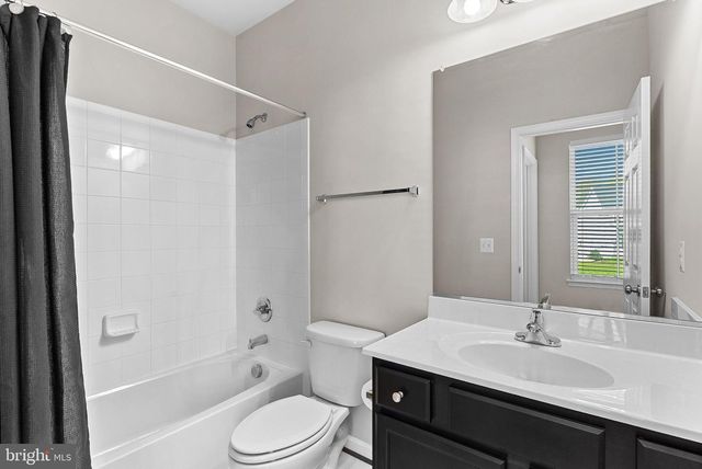 35829 PENINSULA CT, Round Hill, VA 20141