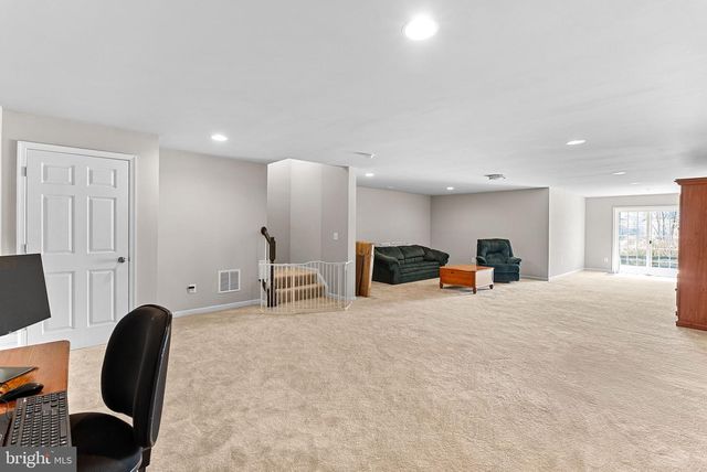 35829 PENINSULA CT, Round Hill, VA 20141