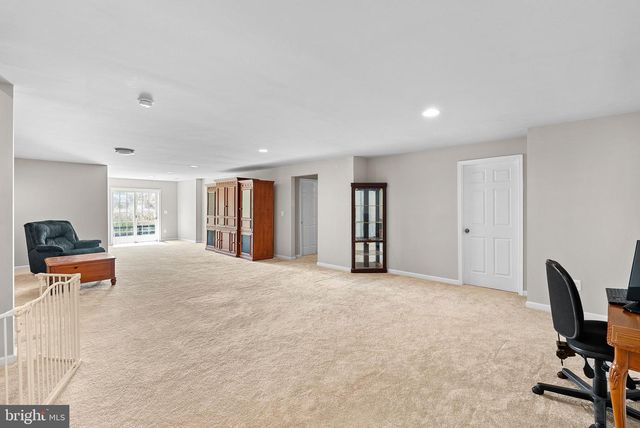 35829 PENINSULA CT, Round Hill, VA 20141
