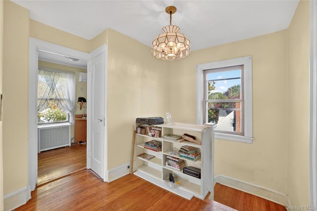 10 Edna Street, White Plains, NY 10606