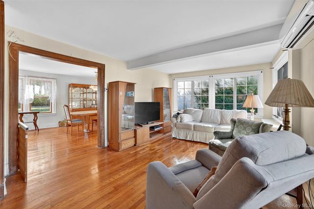 10 Edna Street, White Plains, NY 10606