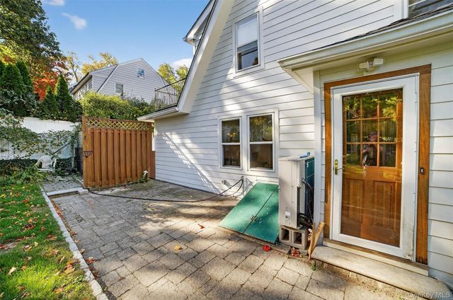 10 Edna Street, White Plains, NY 10606