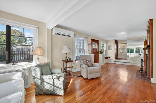 10 Edna Street, White Plains, NY 10606