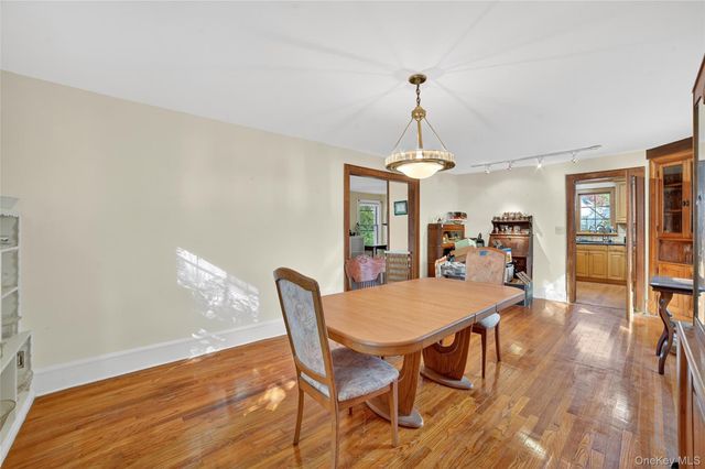 10 Edna Street, White Plains, NY 10606