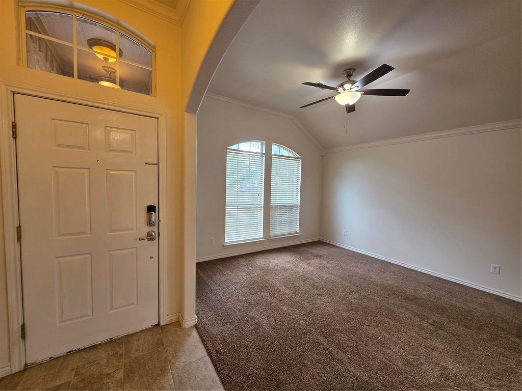 601 Crestview Court, Saginaw, TX 76179 — photo 5
