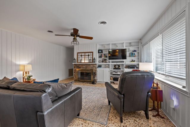 9102 Timberside Drive, Houston, TX 77025