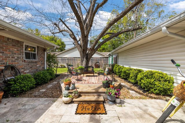 9102 Timberside Drive, Houston, TX 77025