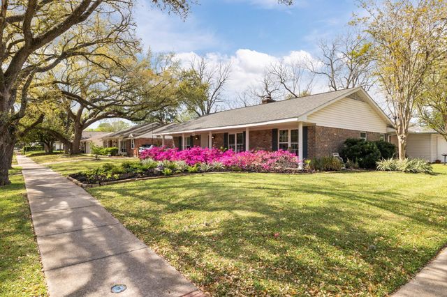 9102 Timberside Drive, Houston, TX 77025