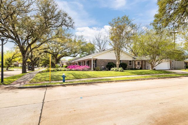 9102 Timberside Drive, Houston, TX 77025