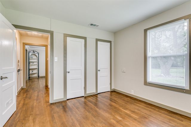 5610 Lyons Road, Garland, TX 75043