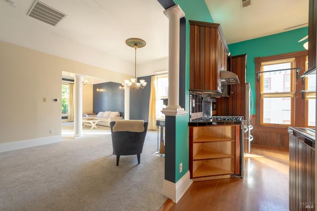 432 8th St, Santa Rosa, CA 95401