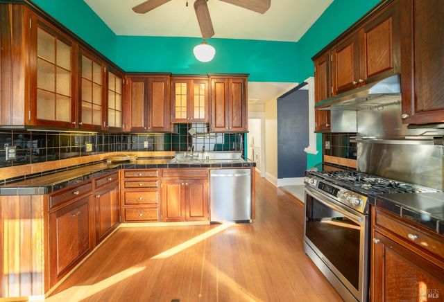 432 8th St, Santa Rosa, CA 95401