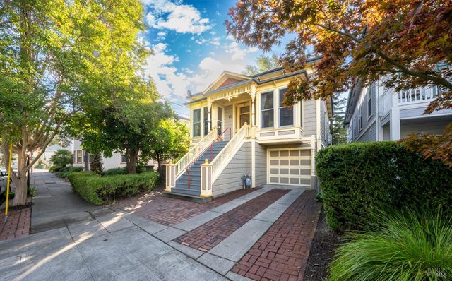 432 8th St, Santa Rosa, CA 95401