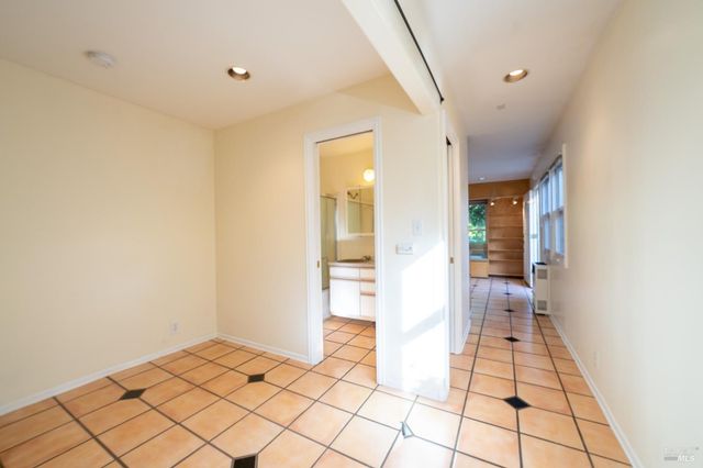 432 8th St, Santa Rosa, CA 95401