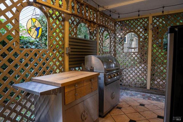 432 8th St, Santa Rosa, CA 95401