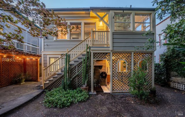 432 8th St, Santa Rosa, CA 95401