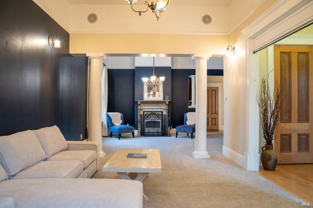 432 8th St, Santa Rosa, CA 95401