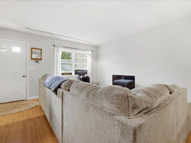93 East Main Street, Richmond, VT 05477