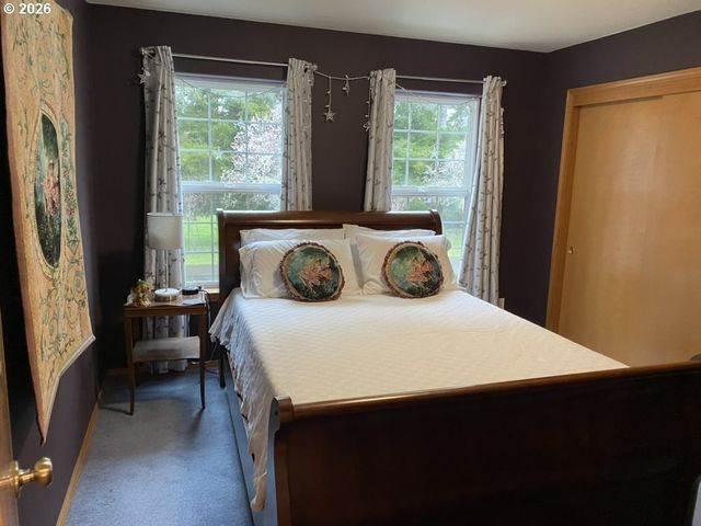 36468 RIVER POINT Dr, Astoria, OR 97103