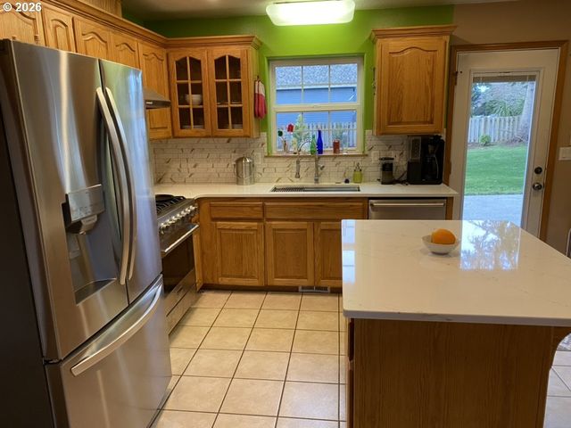 36468 RIVER POINT Dr, Astoria, OR 97103