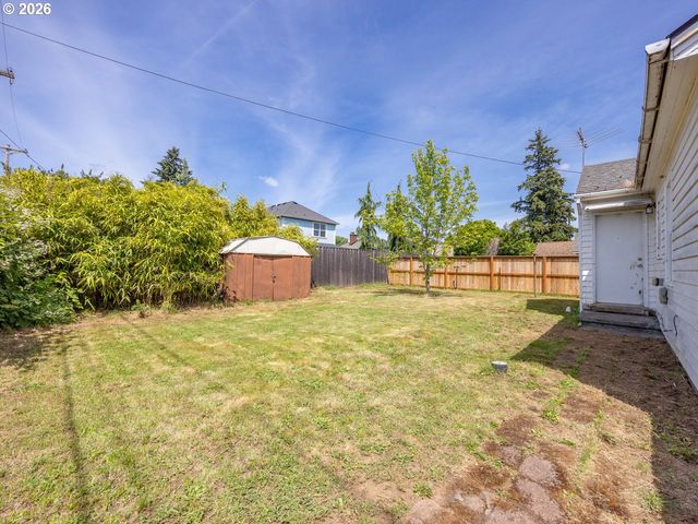 8005 Se MALDEN St, Portland, OR 97206