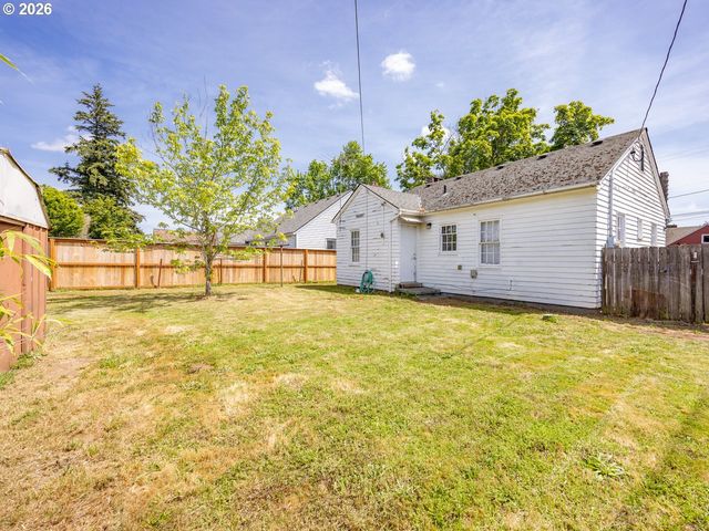 8005 Se MALDEN St, Portland, OR 97206