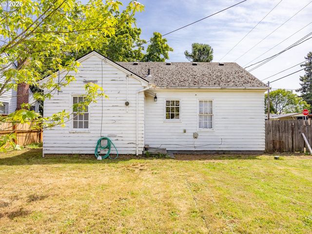 8005 Se MALDEN St, Portland, OR 97206