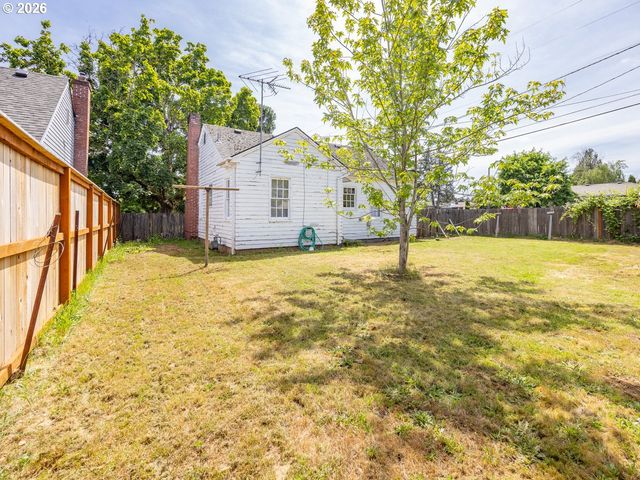 8005 Se MALDEN St, Portland, OR 97206