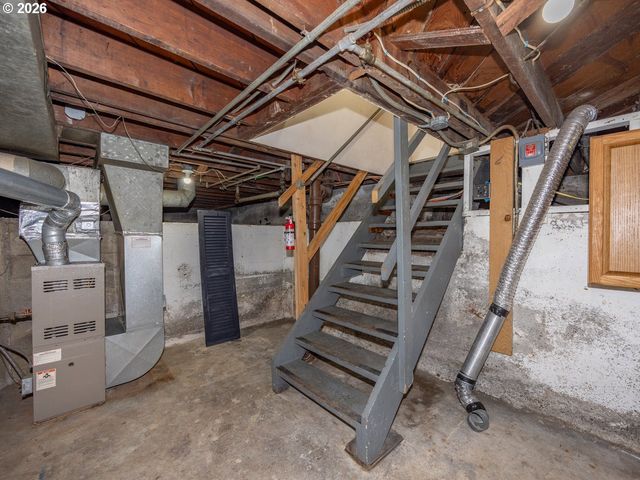 8005 Se MALDEN St, Portland, OR 97206