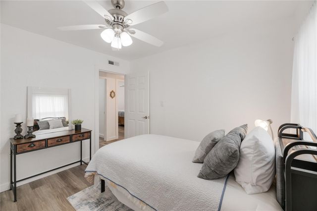 445 W Vaughan ST, Bertram, TX 78605