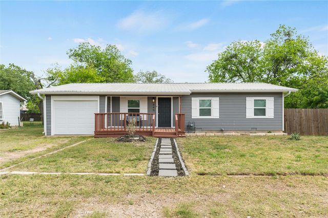 445 W Vaughan ST, Bertram, TX 78605