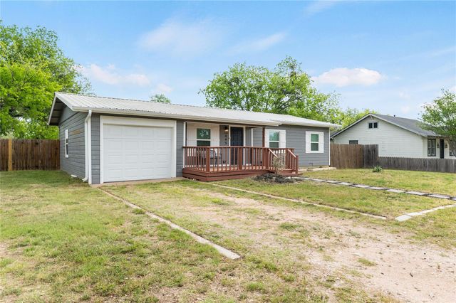 445 W Vaughan ST, Bertram, TX 78605