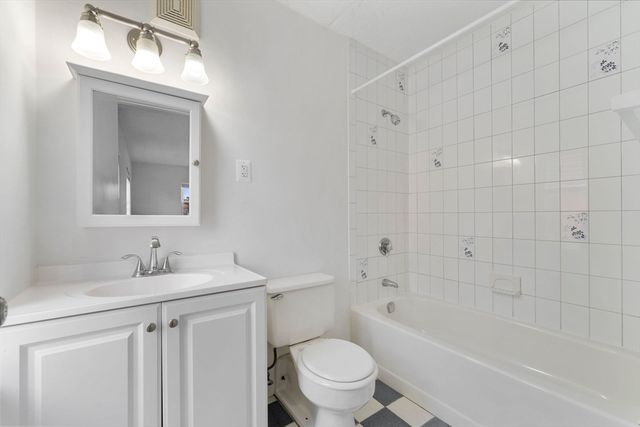 31 Spring St 308, Watertown, MA 02472