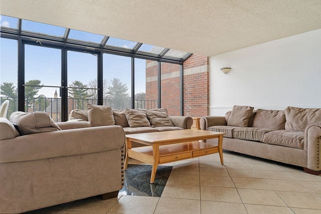 31 Spring St 308, Watertown, MA 02472